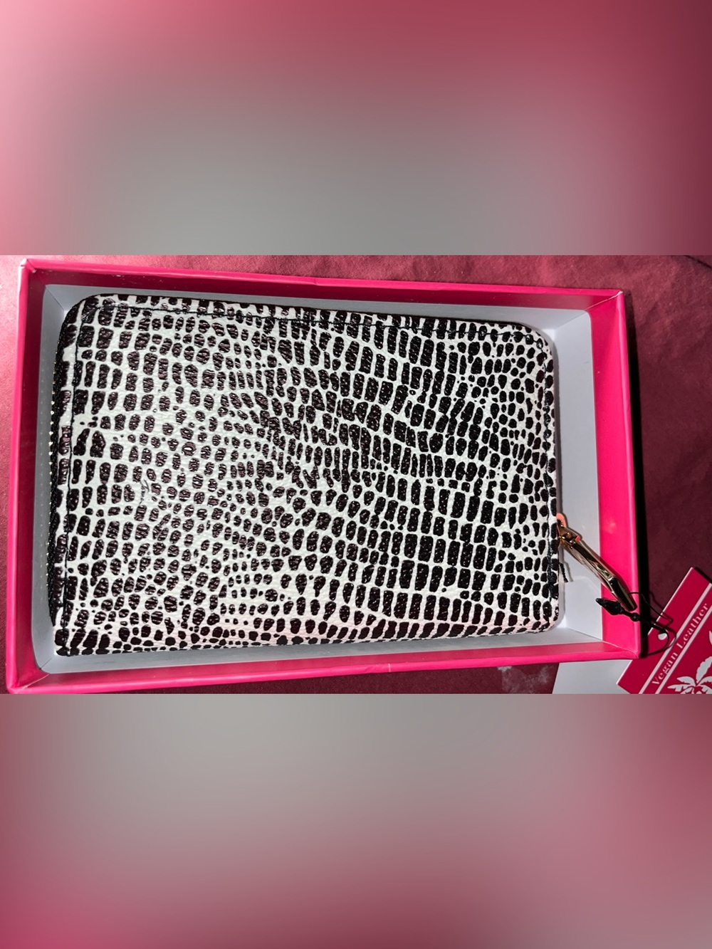 Trina Turk NIB Black and White Textured Wallet - Picture 2 of 4